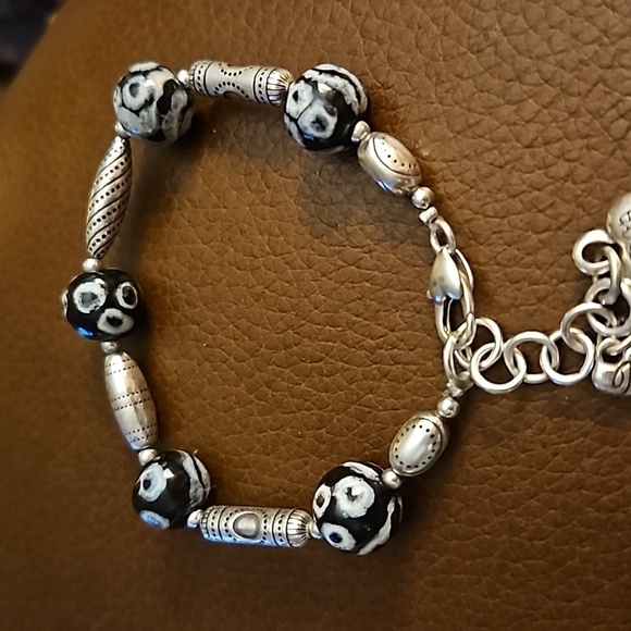 BRIGHTON Kenya Black Lampwork Glass Beaded Bracelet - Picture 3 of 6